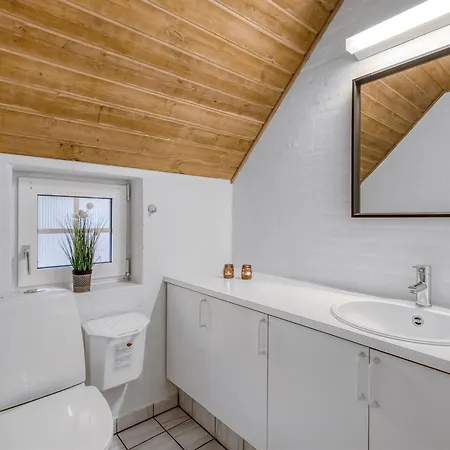 Aagot - 1-7km From The Sea By Interhome