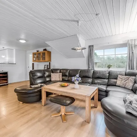 Dom wakacyjny Aagot - 1-7km From The Sea By Interhome