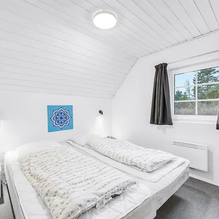 Aagot - 1-7km From The Sea By Interhome *